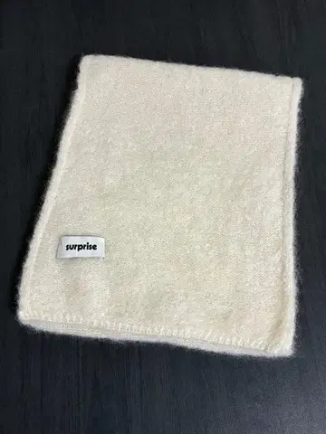 SURPRISE/서프라이즈 스톨 화이트 SLOBE IENA 머플러