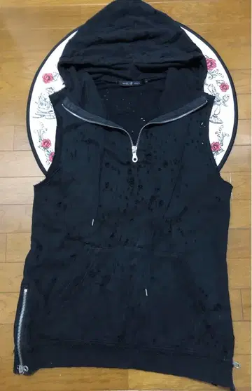 NO ID. BLACK 노아이디 블랙 후드 부착 슬리브리스 후드티