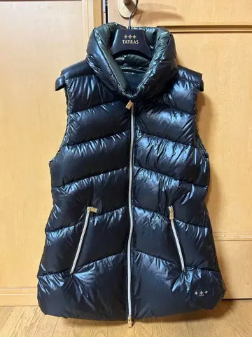 TATRAS 블랙 다운 베스트 미사용 새상품