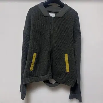 ear PAPILLONNER. 백 디자인 니트 자켓