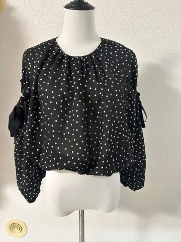 Unitedtokyo 물방울 무늬 쉬폰 블라우스