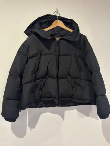 Mite 블랙 다운 자켓 후드 부착