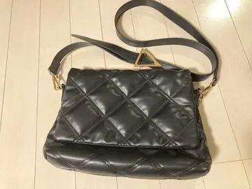 블랙 퀼팅 숄더백