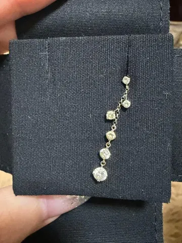 K10 화이트 골드 귀걸이 한쪽