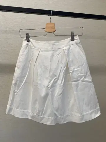 MOUSSY 화이트 플레어 스커트 플리츠 디자인