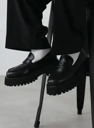 epnok 엡녹 블랙 통굽 탱크 로퍼 새상품