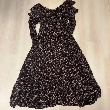 스나이델 꽃무늬 원피스 오프숄더