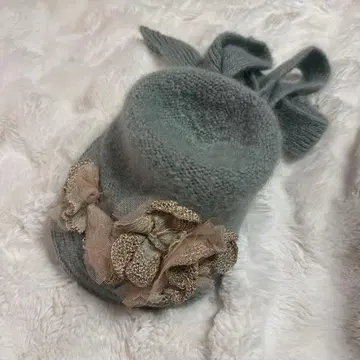 블루 꽃 모티브 니트 모자