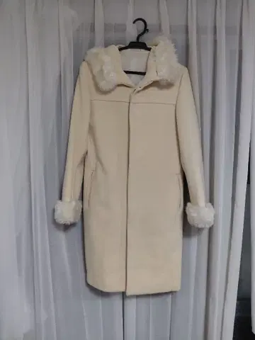 INED 퍼 포함 더플 코트 M 사이즈