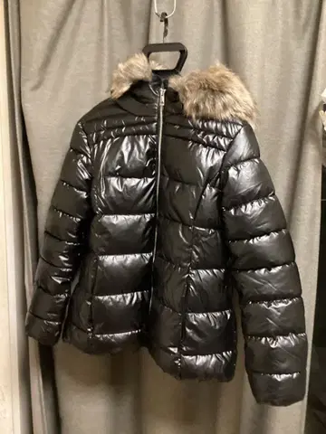 헤이세이 갸루 퍼 달린 블랙 다운 자켓