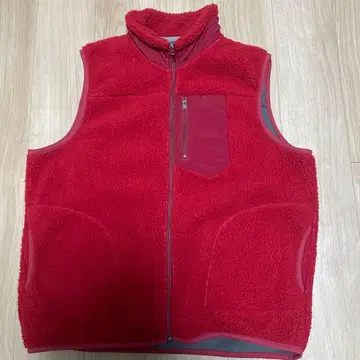 레드 플리스 베스트 지퍼 포켓 부착