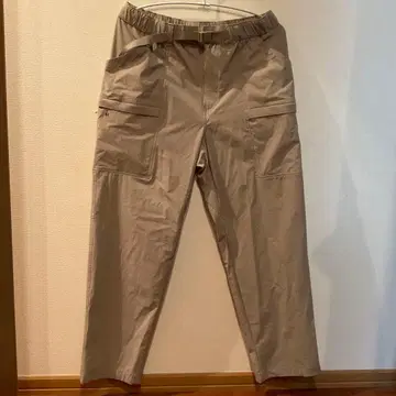 [새상품급] 유니클로 기어 팬츠 베이지