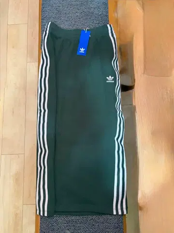 아디다스 오리지널 롱 니트 스커트