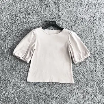 FOXEY 40 벌룬 슬리브 니트