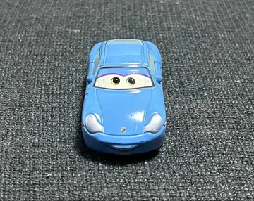 토미카 카즈 샐리