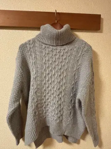 allureville 그레이 터틀넥 스웨터