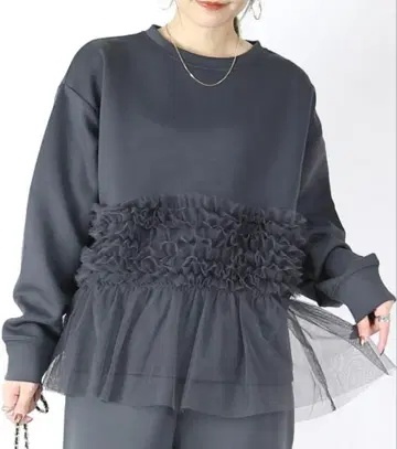 인기 완판! 이번 시즌 택 포함 새상품 종이상자 튤 프릴 풀오버 앤잇