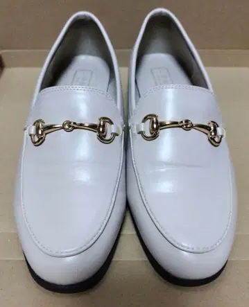 새상품급 히미코 레인비트 로퍼