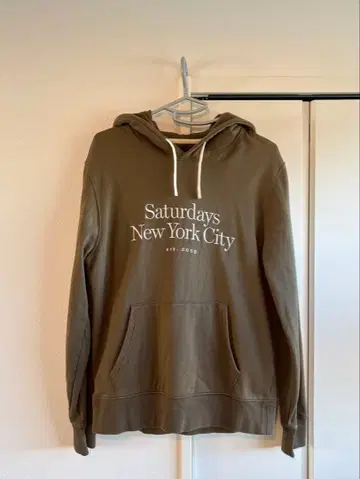 Saturdays NYC (새터데이즈 뉴욕) 후드티