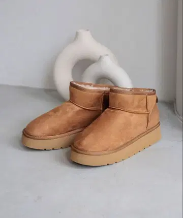 LOWRYS FARM 페이크 어그 부츠