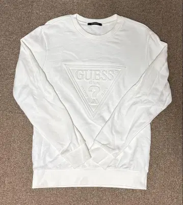레귤러 구제 의류! 2000년대 GUESS 엠보싱 디자인 맨투맨 화이트