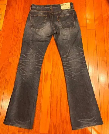 EDWIN 다크 블루 플레어 데님