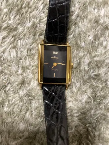 RICHMOND 쿼츠 블랙 가죽