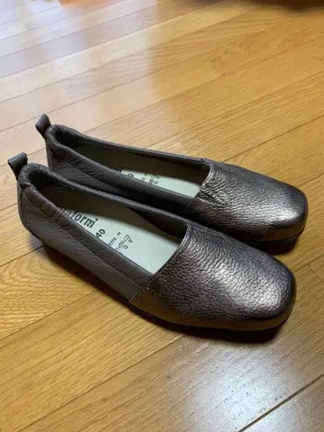 Fitflop 메탈릭 브라운 플랫슈즈 40