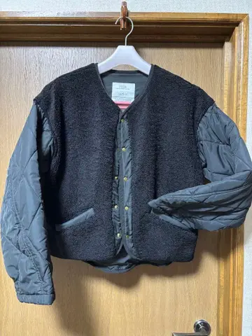 카키 노카라 보아 퀼트 자켓 블랙