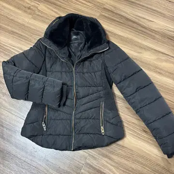 ZARA 블랙 다운 자켓