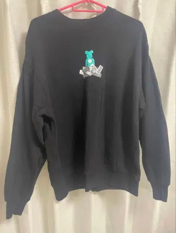 atmos X BE@RBRICK X WIND AND SEA 크루넥 블랙