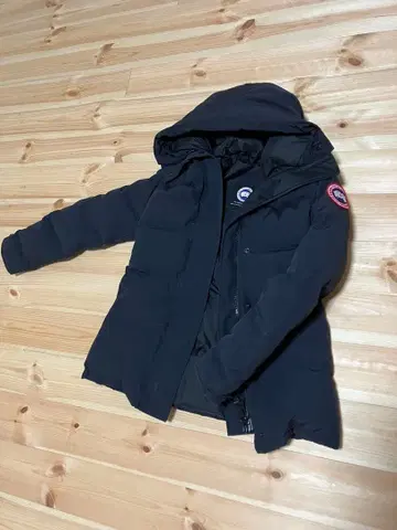 [ 중고 ] Canada Goose 블랙 다운 자켓 여성용