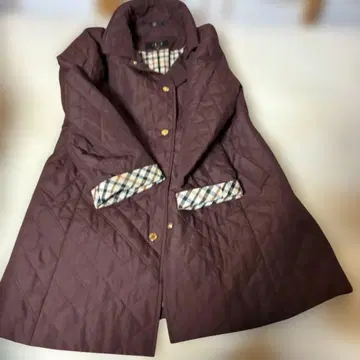 DAKS 퀼팅 코트 와인 컬러