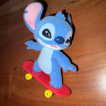 스티치 피규어 스케이트보드