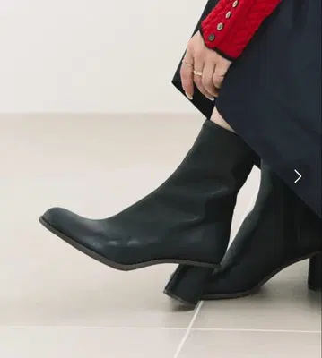 르 타롱 오블리크 숏부츠 청키힐 힐 6cm