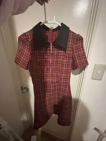 빨간색과 블랙 트위드 미니 원피스