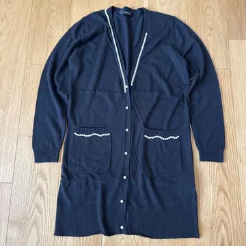[ 새상품급 ] 잉게보그 다크 네이비 컬러 롱 가디건 펄 버튼