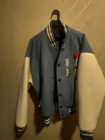 MEDM 로즈 바시티 자켓 블루 x 화이트