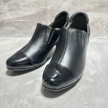 [ 미사용 새상품 ] yuriko matsumoto 펌프스 23.5 청키