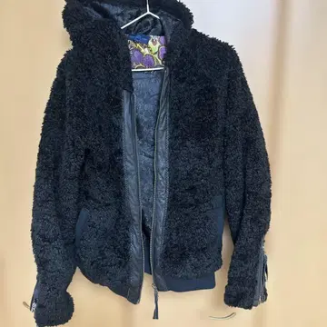 쿠(Ku) 후드티 두꺼운 원단 보아 부분 소가죽 우에노 상회