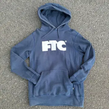 FTC 네이비 프론트 로고 후드티 선페이드