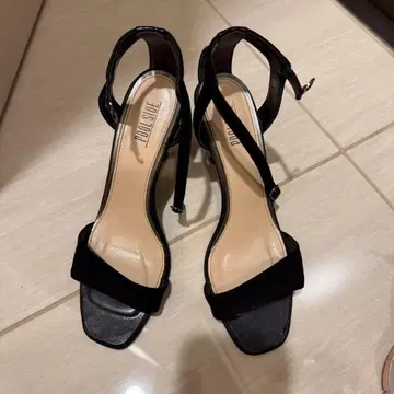 블랙 샌들 22.5cm