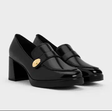 메탈릭 악센트 로퍼 펌프스