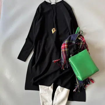 ADORE 아도어 울 긴팔 니트 튜닉 비대칭 변형