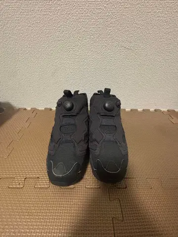 Reebok 펌프 스니커즈