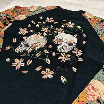 일본풍 패턴 해골 긴팔 T셔츠 새상품급 하나타비가쿠엔 자수