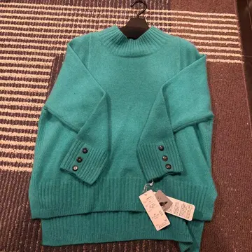 스카이블루 니트