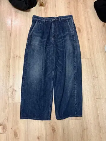 Graphpaper 셀비지 데님 투턱 팬츠