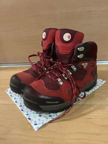 CARAVAN 등산화 23.5cm 빨간색