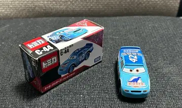 토미카 카즈 캘 웨더스